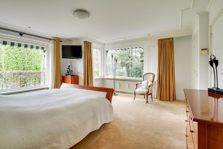 Photo 19 of Voordorpsedijk 67 woonhuis