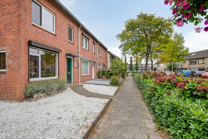 Foto 10 van Christinastraat 42