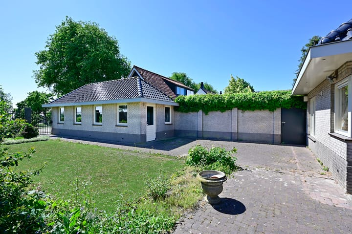 Photo 77 of Burgemeester Padmosweg 100