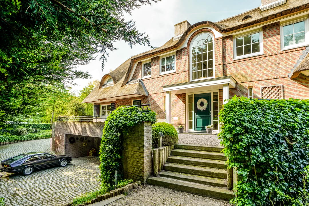 Photo 1 of Van Bergenlaan 1-A