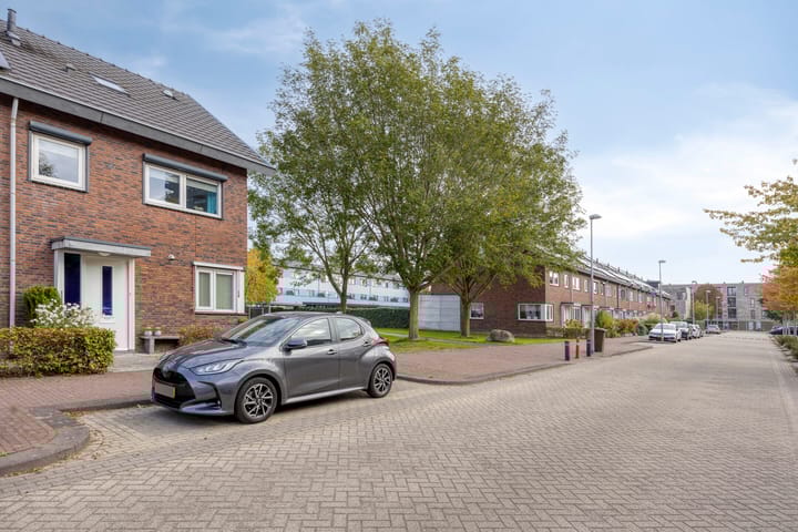 Foto 45 van MacBridestraat 25