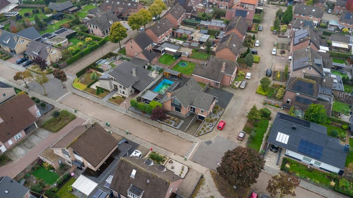 Foto 2 van Esdoornlaan 9