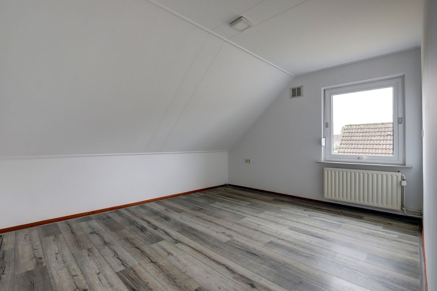 Foto 20 van Esdoornlaan 9