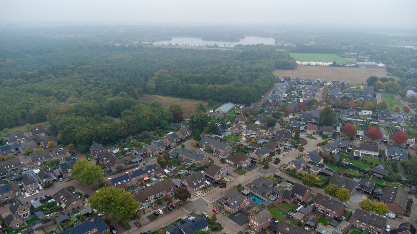 Foto 44 van Esdoornlaan 9