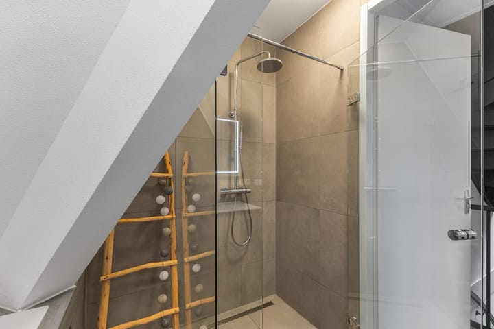 Foto 30 van Leendert den Bergerstraat 18