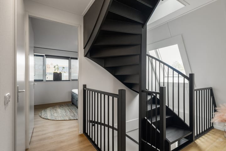 Foto 32 van Leendert den Bergerstraat 18