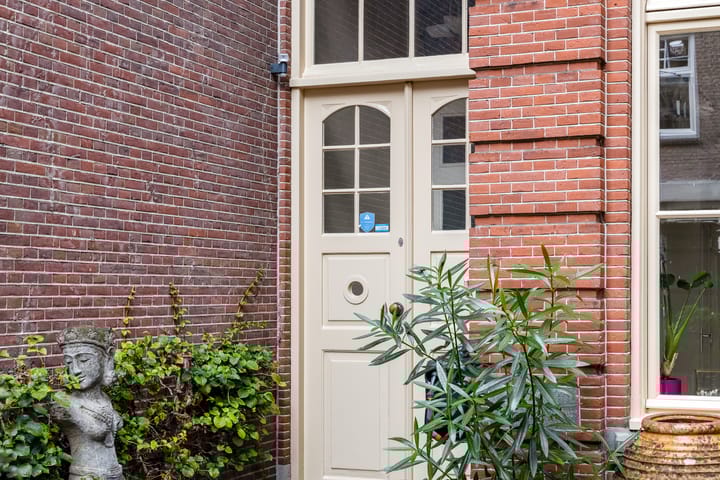 Photo 7 of Grotekerksbuurt 9-A