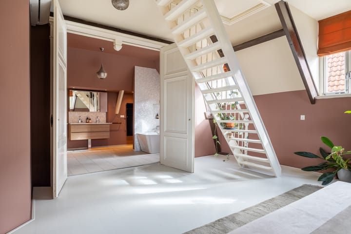 Photo 44 of Grotekerksbuurt 9-A