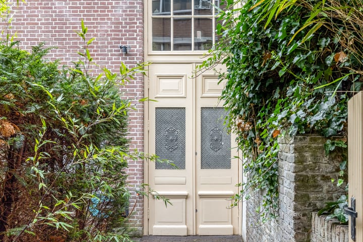 Photo 69 of Grotekerksbuurt 9-A