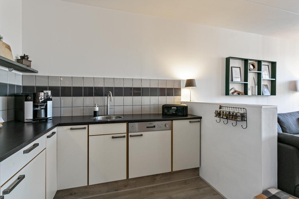 Photo 6 of Admiraal de Ruyterlaan 2-K