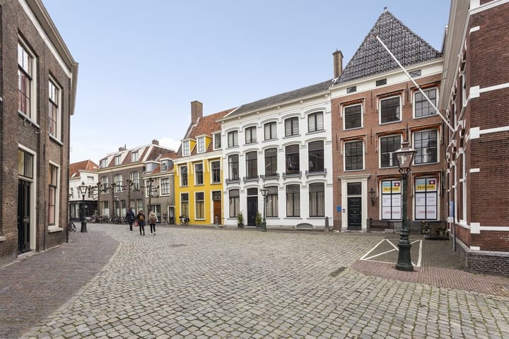 Photo 4 of Pieterskerkhof 38-B