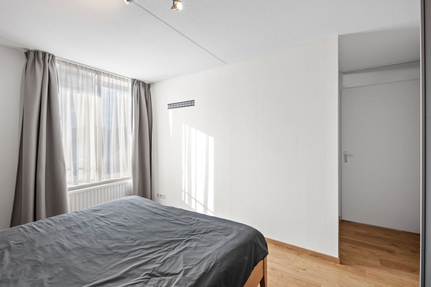 Foto 19 van Mill Hillplein 83