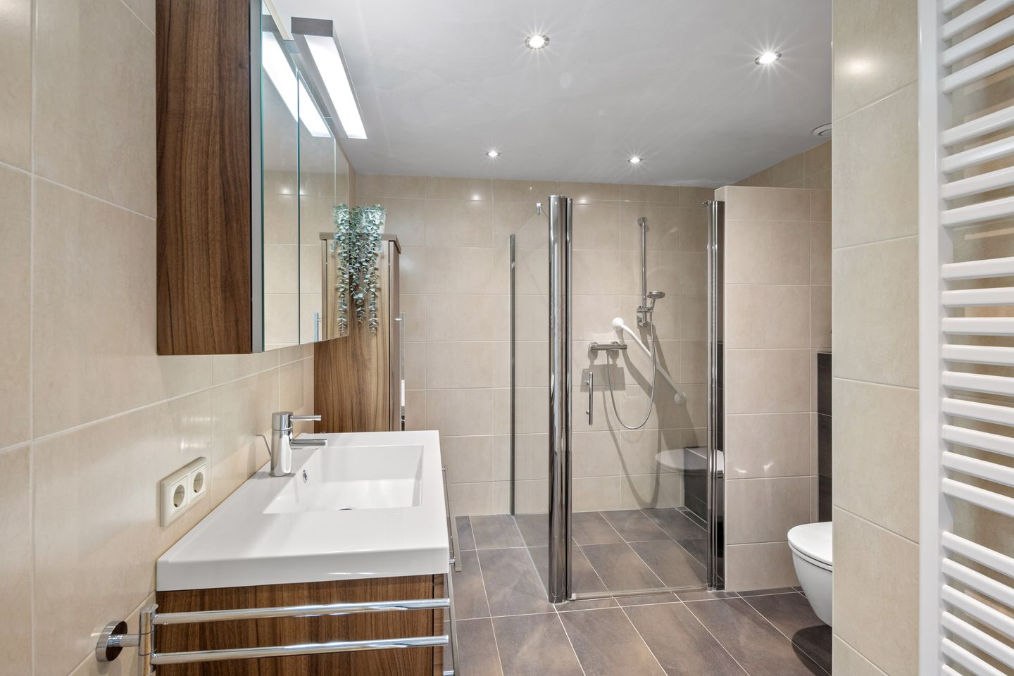 Foto 20 van Mill Hillplein 83