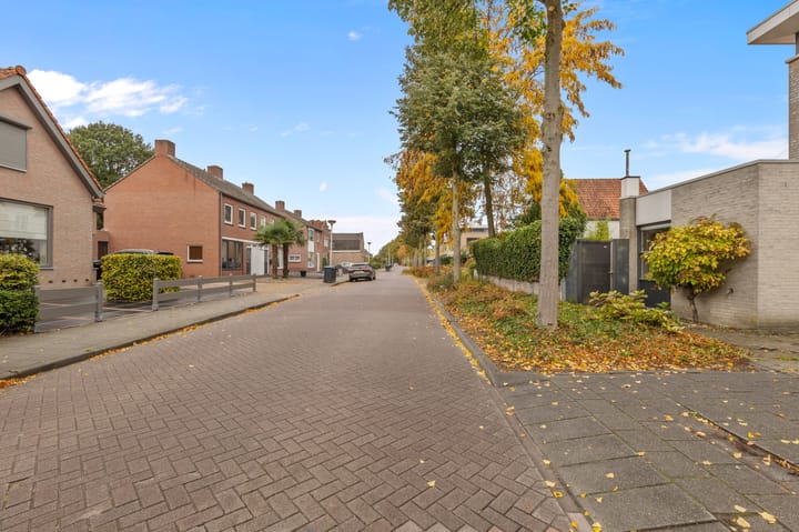 Photo 47 of Sportstraat 24