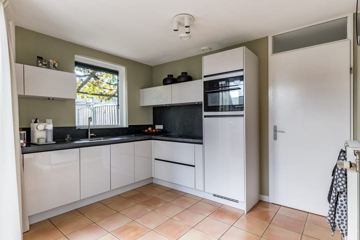 Photo 8 of Milheezestraat 48