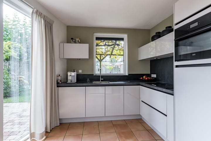 Photo 9 of Milheezestraat 48