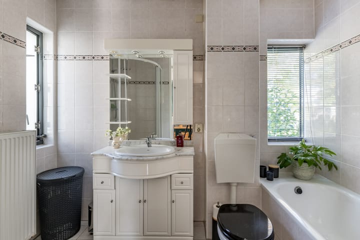 Photo 22 of Milheezestraat 48