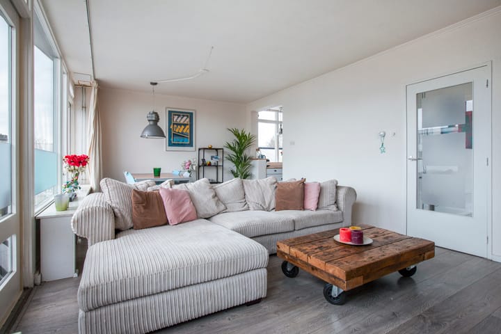 Photo 4 of Van Staverenstraat 39-A