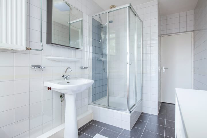 Photo 11 of Van Staverenstraat 39-A