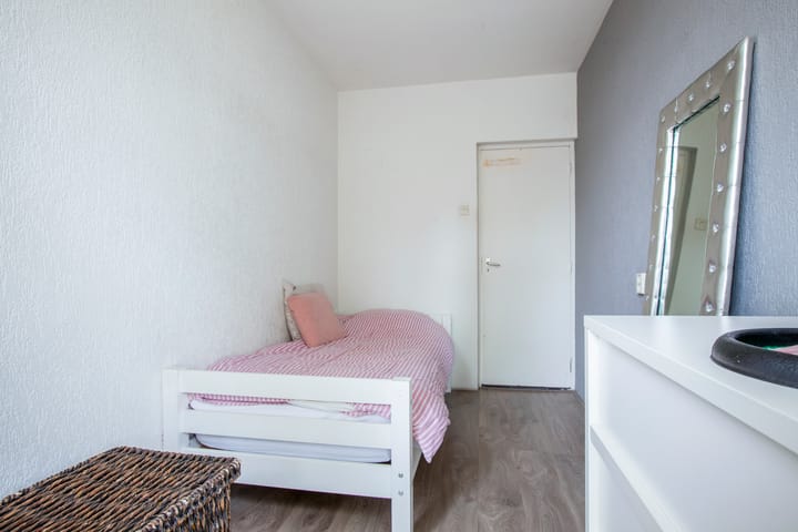 Photo 14 of Van Staverenstraat 39-A