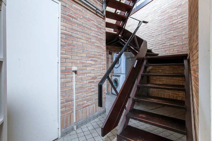 Photo 24 of Van Staverenstraat 39-A