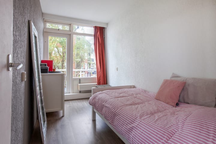 Photo 13 of Van Staverenstraat 39-A