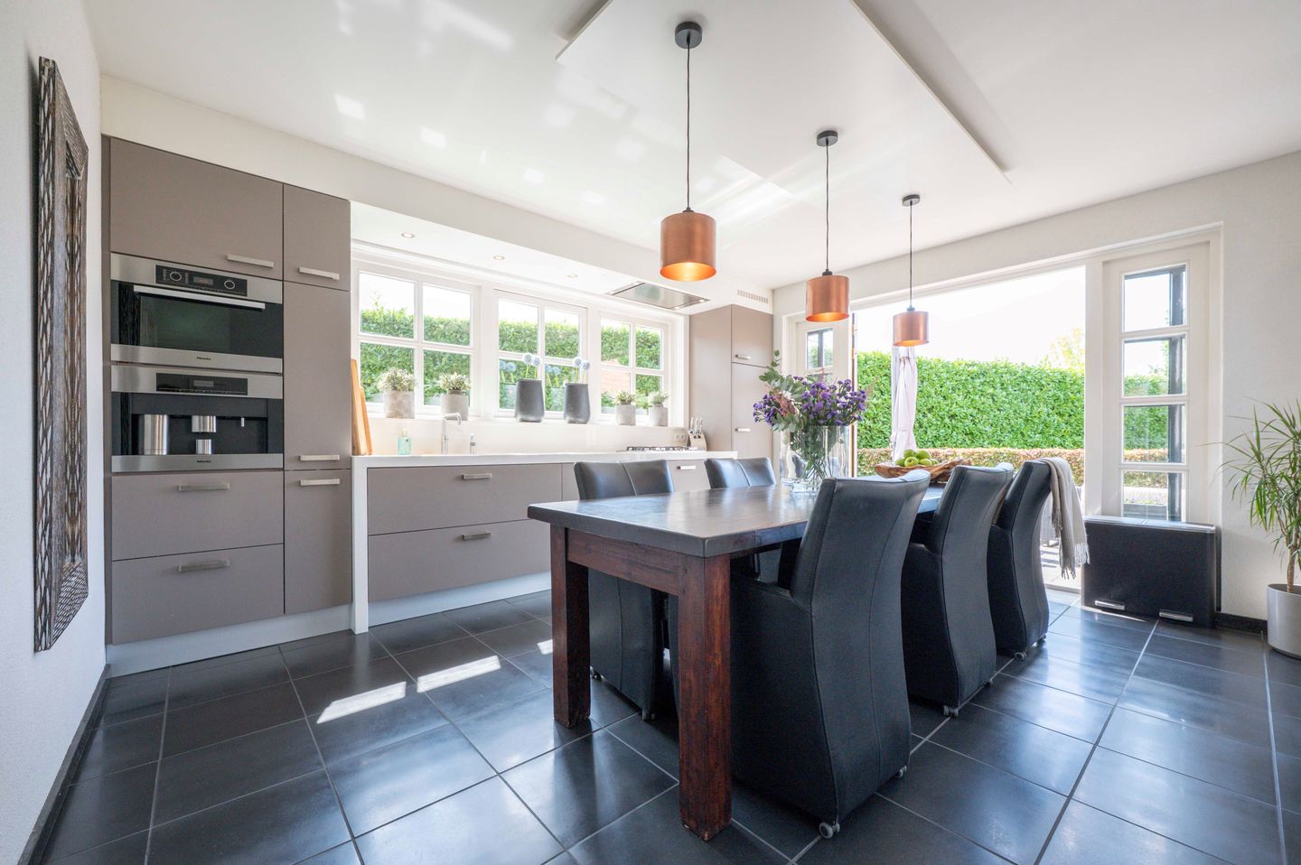 Photo 14 of Onze Lieve Vrouwestraat 95