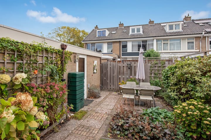 Foto 14 van Charlotteplaats 16