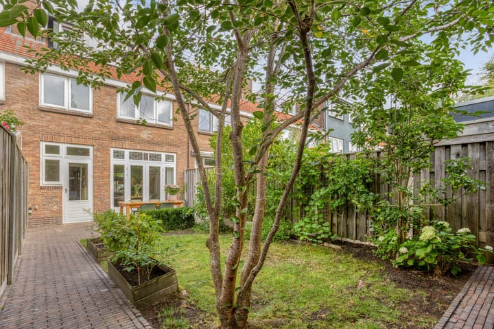 Foto 23 van Pastoor van Arsplein 9