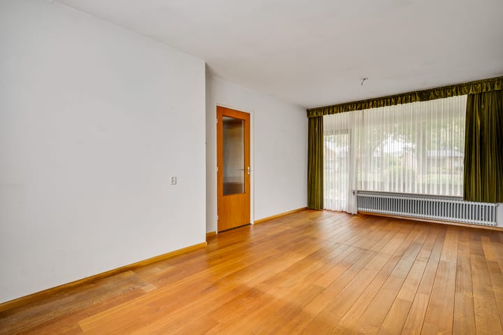 Photo 2 of Leenhofplein 1