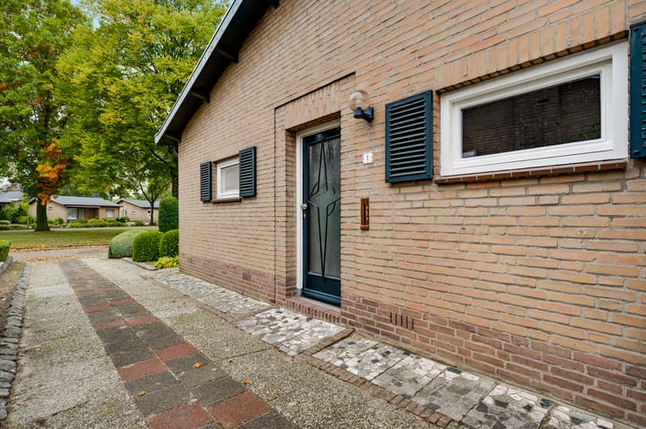 Foto 30 van Leenhofplein 1