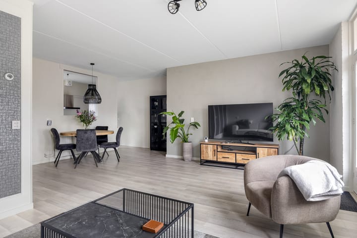 Foto 8 van Albert Schweitzerstraat 82