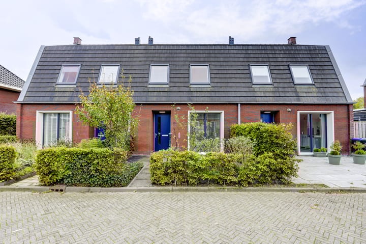 Photo 2 of Buitenkruier 93