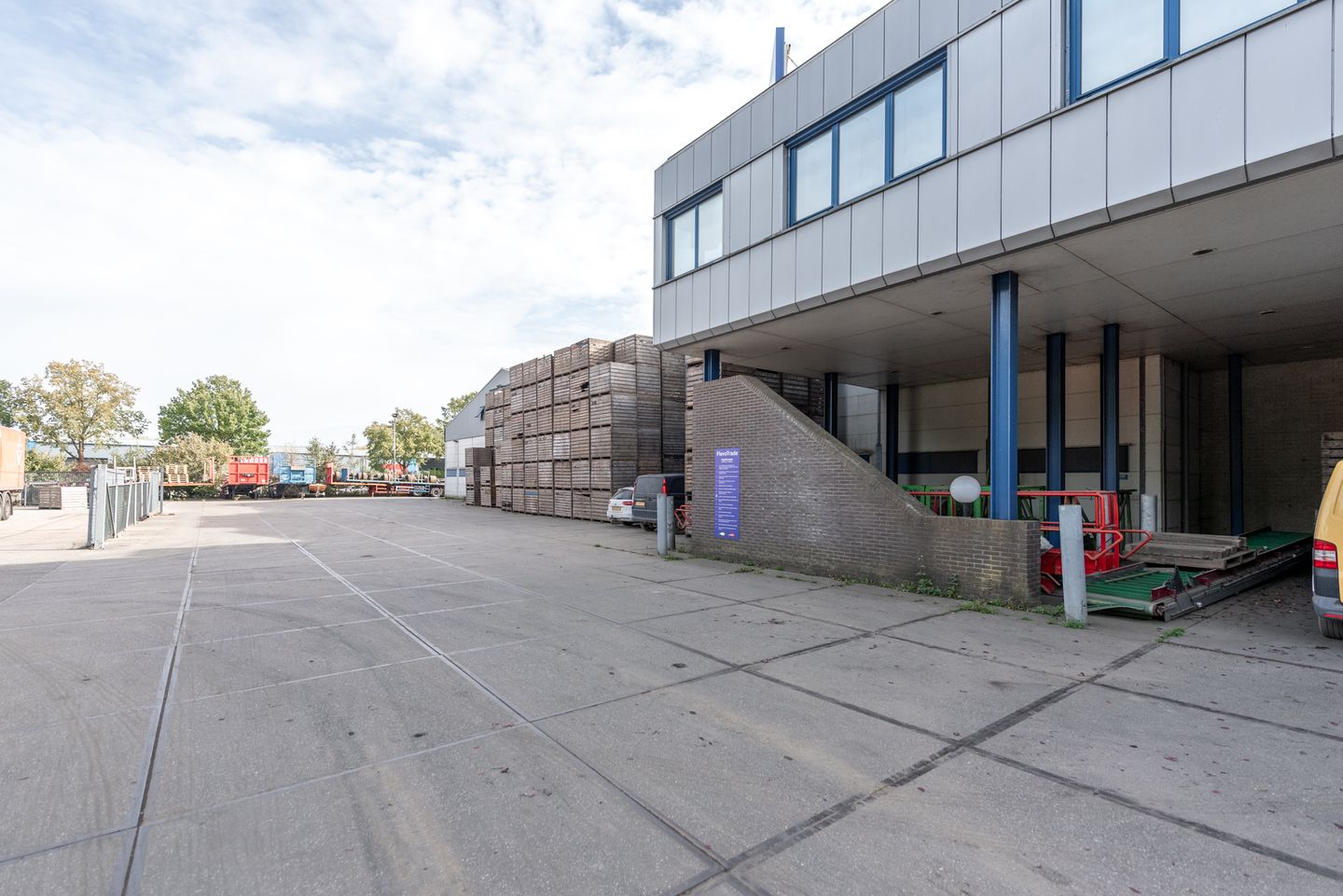 Bekijk foto 4 van Industrieweg 100