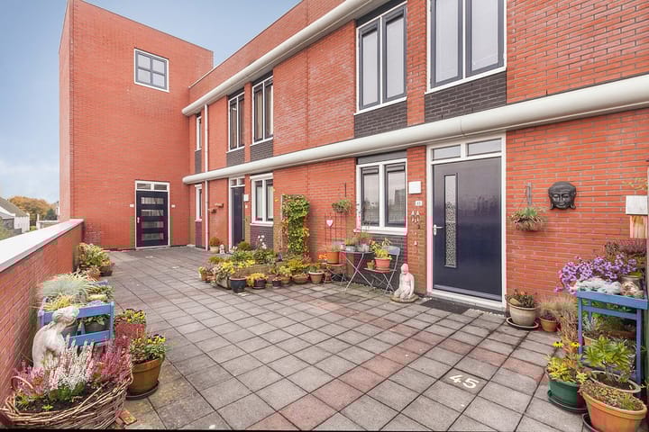 Photo 4 of Sint Antoniusplein 45