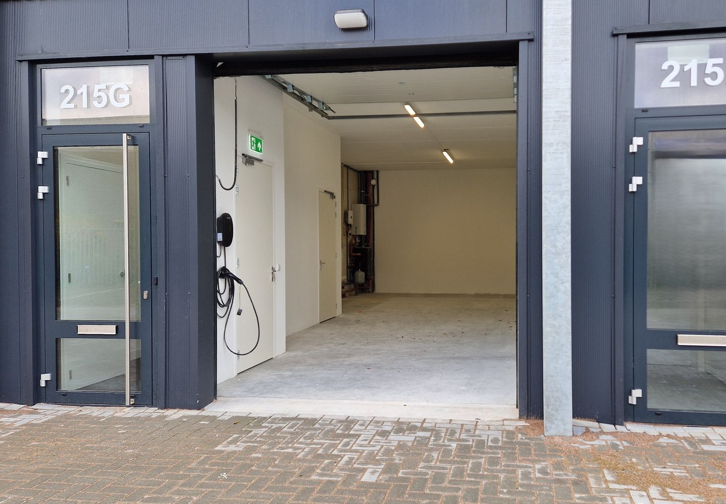 View photo 4 of Hogeweyselaan 215-G