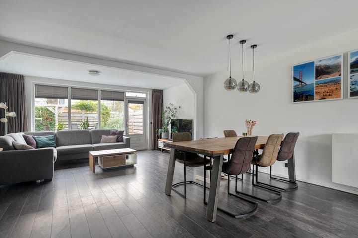 Photo 2 of Torenvalk 127