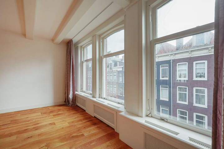 Photo 6 of Willemsstraat 14-F