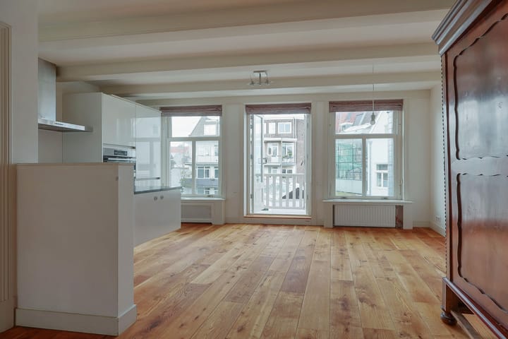 Photo 11 of Willemsstraat 14-F