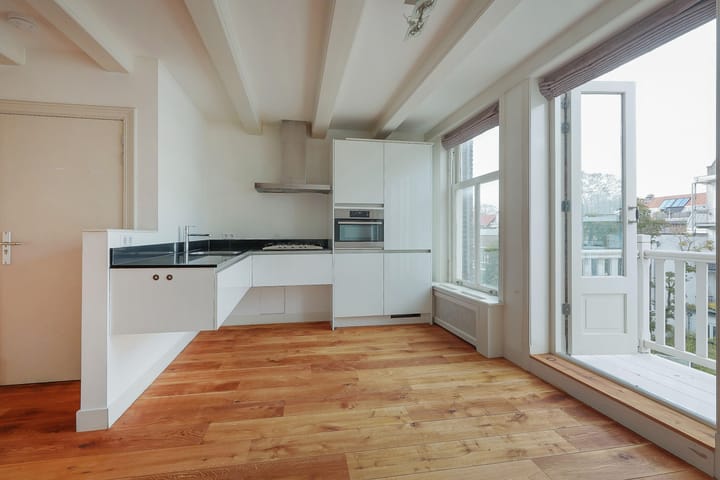 Photo 12 of Willemsstraat 14-F