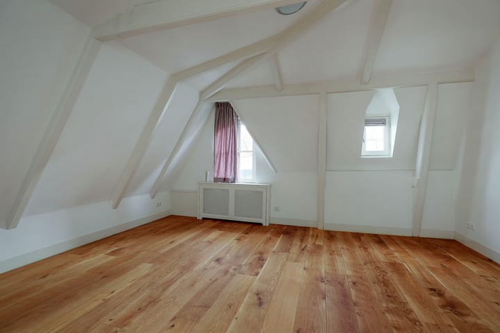 Photo 19 of Willemsstraat 14-F