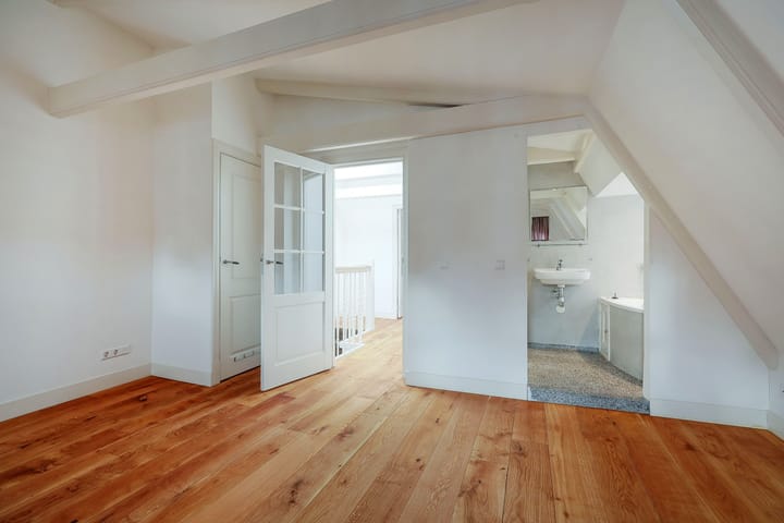 Photo 20 of Willemsstraat 14-F