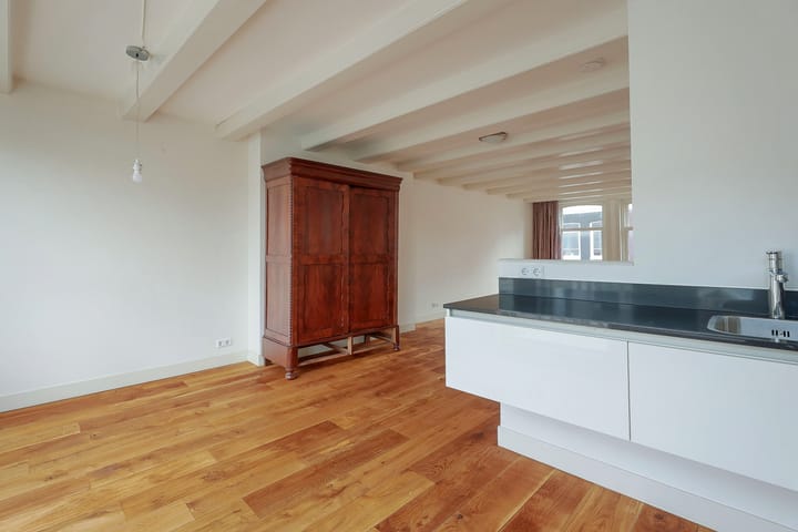 Photo 18 of Willemsstraat 14-F