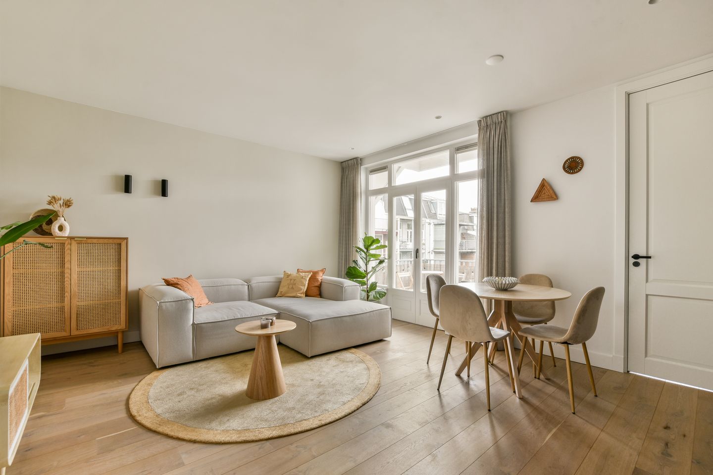 Photo 4 of Van Oldenbarneveldtplein 7-3B