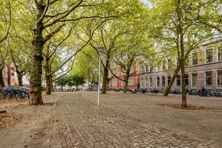 Foto 21 van Van Oldenbarneveldtplein 7-3B