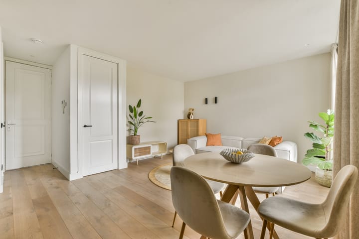 Foto 8 van Van Oldenbarneveldtplein 7-3B