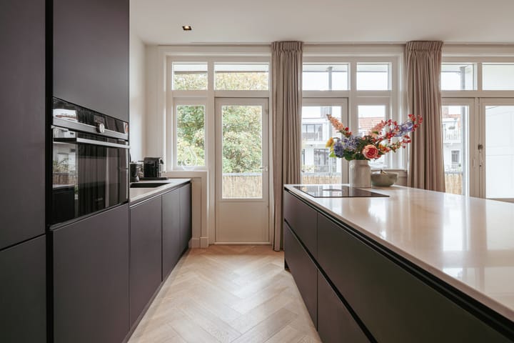 Photo 14 of Orteliusstraat 38-2