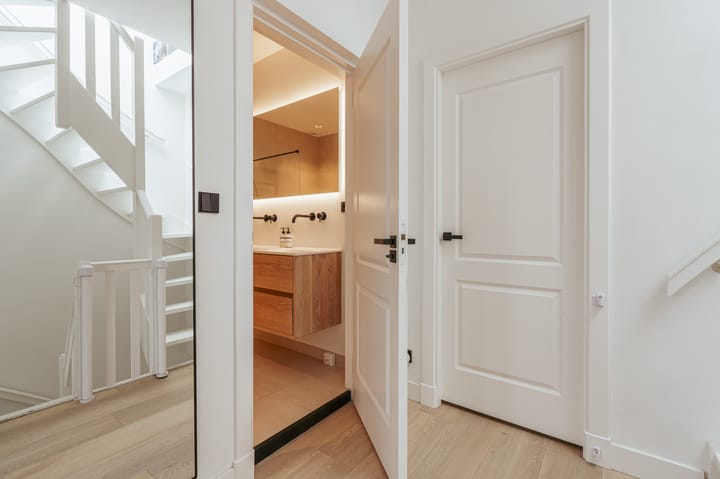 Photo 25 of Orteliusstraat 38-2