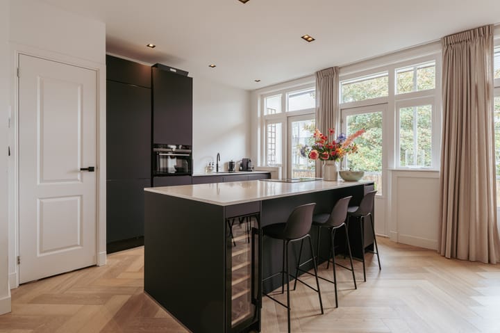 Photo 13 of Orteliusstraat 38-2