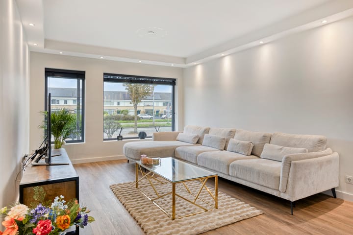 Photo 6 of Roelantlaan 26